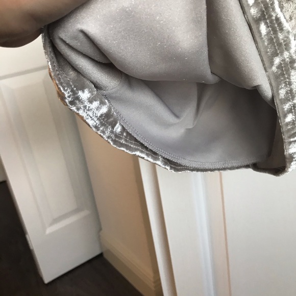 AKIRA crushed velvet bodycon midi dress - Picture 6 of 6